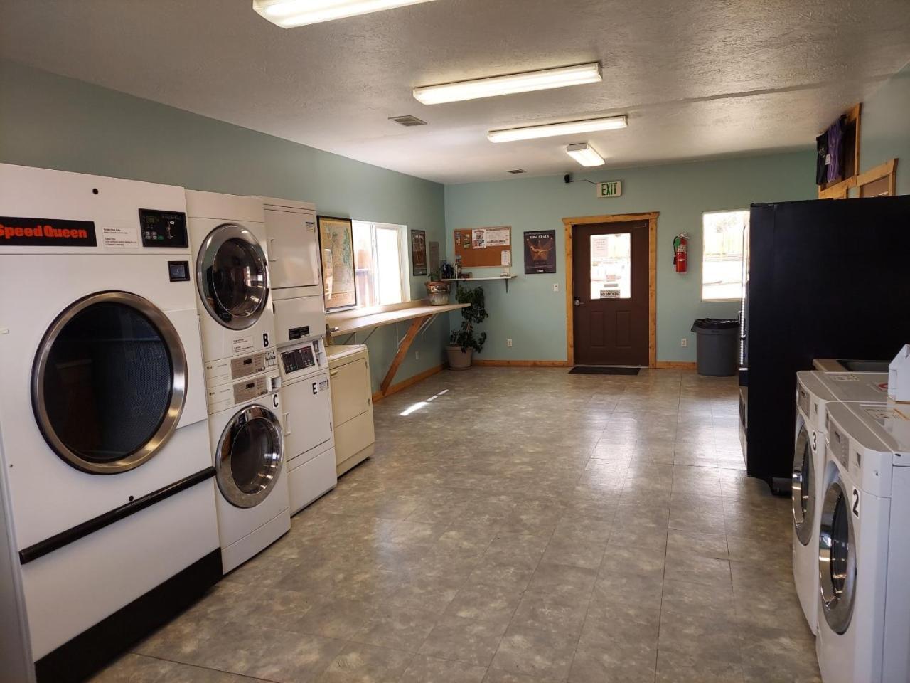 Canyons Of Escalante Rv Park Exterior foto